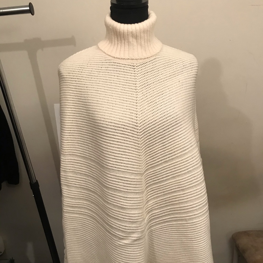 Banana republic Cream poncho